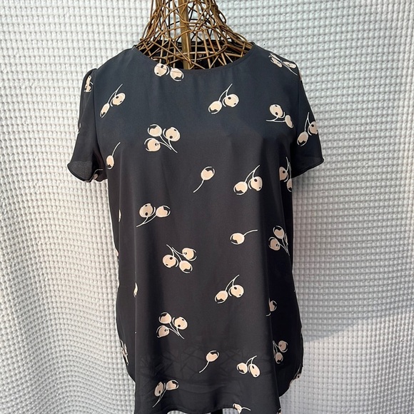 Loft Cap Sleeves-Button Down Back Charcoal/Peach/White design. Size M. EUC. - Picture 1 of 7